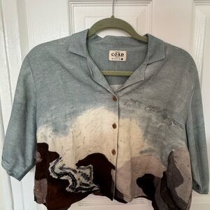 Digitally Printed Button Crop Shirt EUC XL